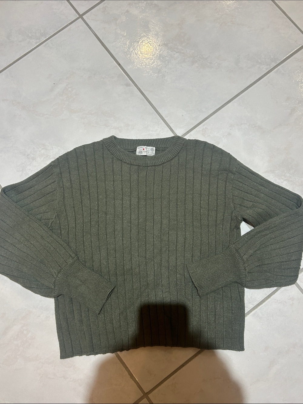 Cute Vintage Ribbed Cropped Crewneck - Olive Green